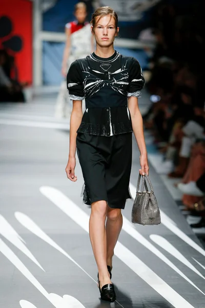 Look 45